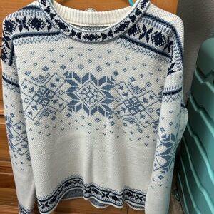 Women's Blue and White Patterned Sweater